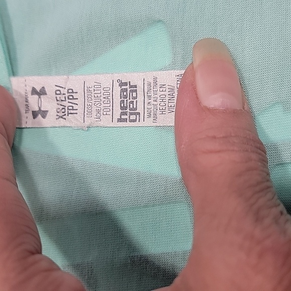 Under Armour Heat Gear Long Sleeve Shirt with Front and Back Logo, EUC - Picture 7 of 10